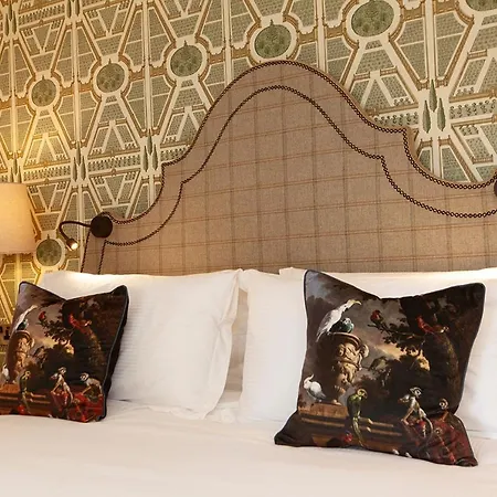 The Fox And Hounds Country Inn 4*