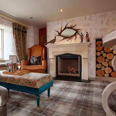 The Fox And Hounds Country 4*