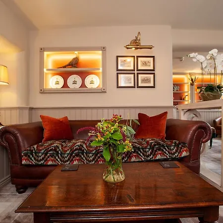 The Fox And Hounds Country