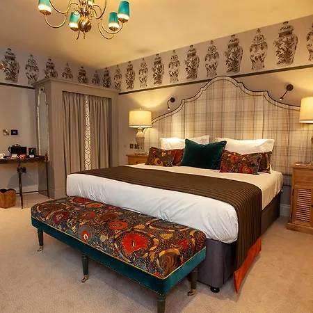 The Fox And Hounds Country Inn