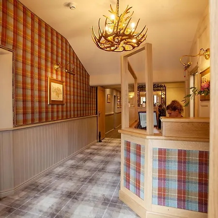 The Fox And Hounds Country 4*