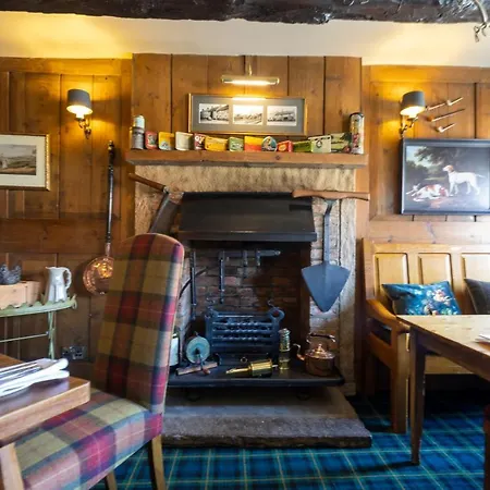The Fox And Hounds Country