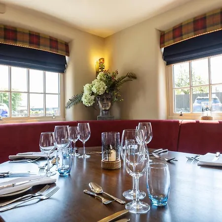 The Fox And Hounds Country 4*