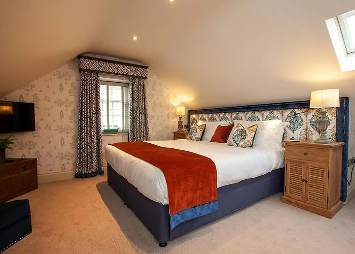 Inn The Fox And Hounds Country