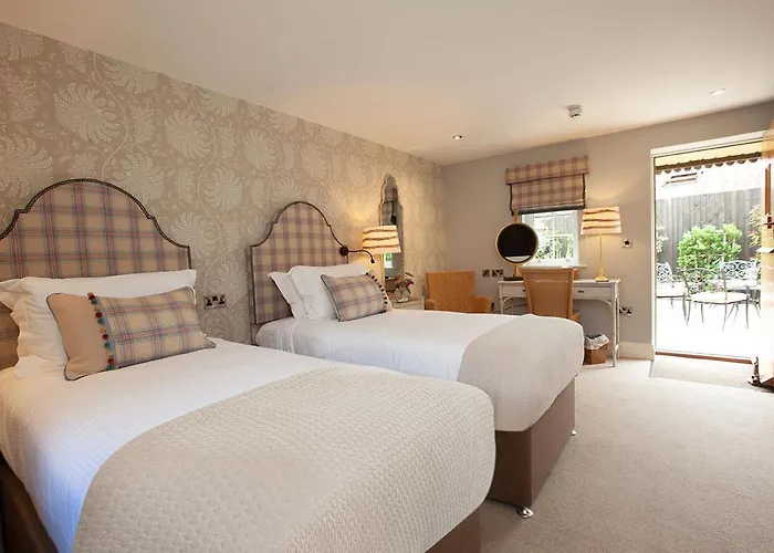 Inn The Fox And Hounds Country 4*
