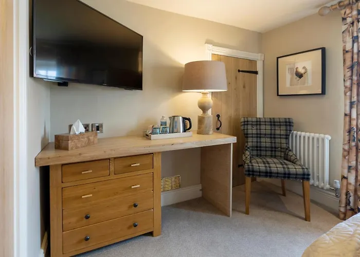 The Fox And Hounds Country Inn 4*