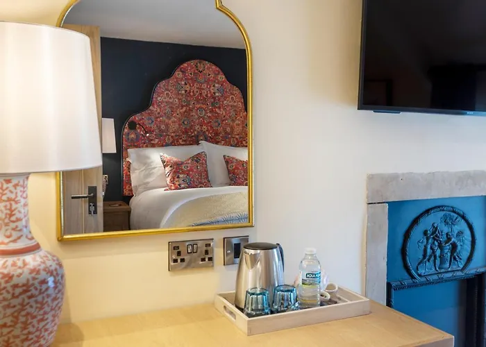 The Fox And Hounds Country