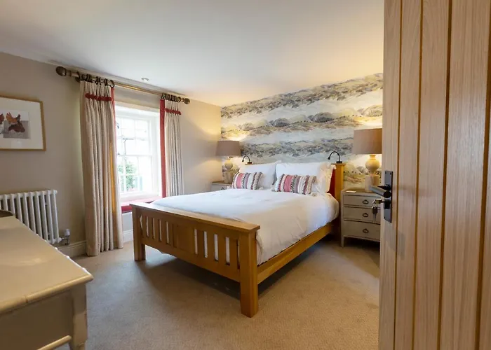 Inn The Fox And Hounds Country 4*